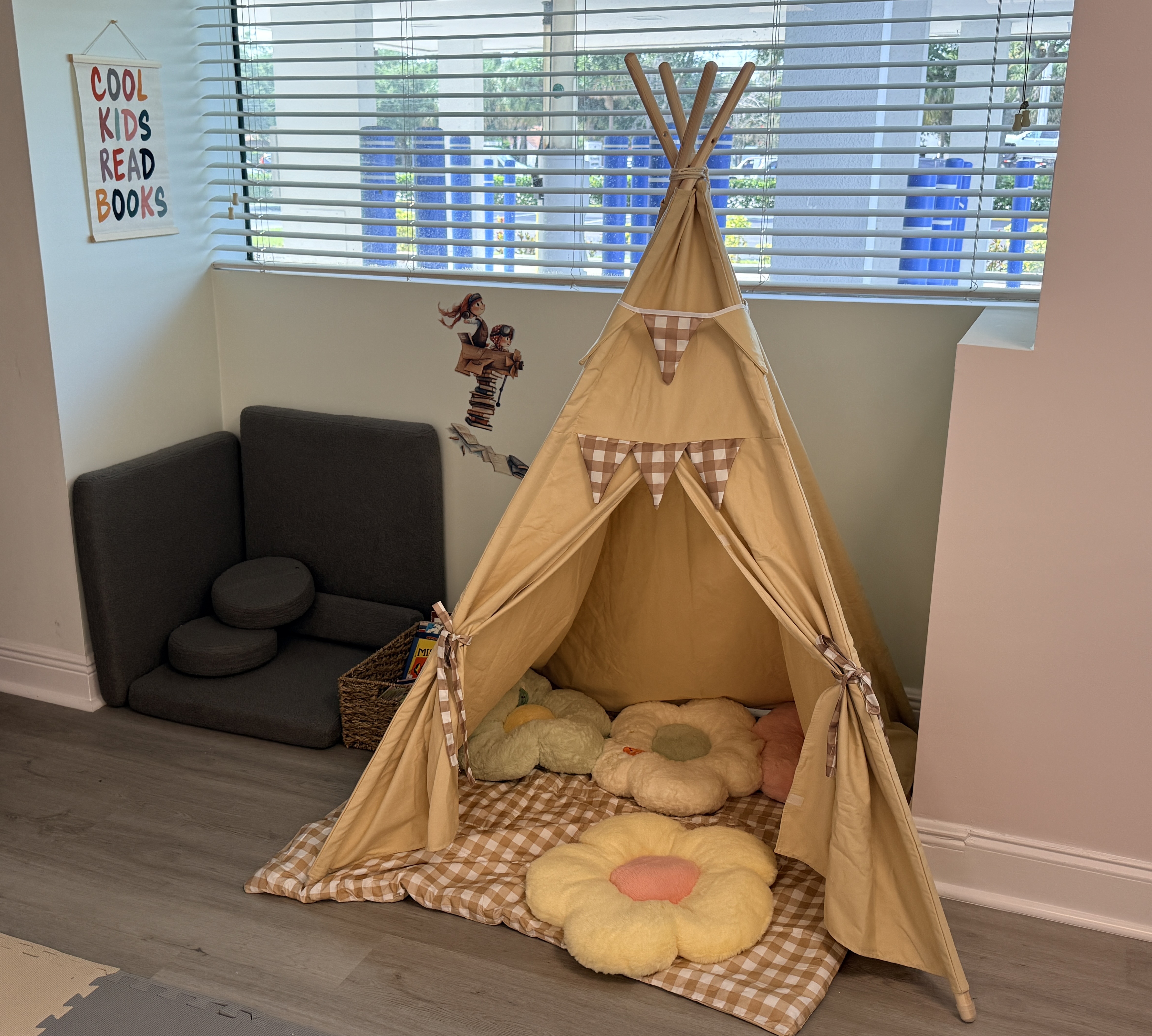 Play tent therapy space